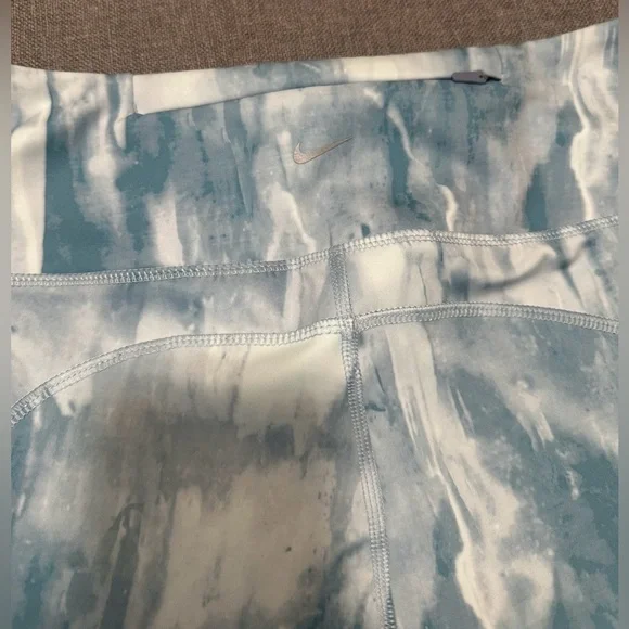 Nike Women's Dri-Fit Epic Luxe Mid-Rise Pocket Running Leggings - Picture 8 of 15